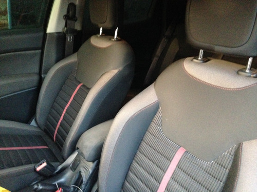 Imagem 14 de 21 de Fiat Toro 1.8 Flex Freedom Automática 2019