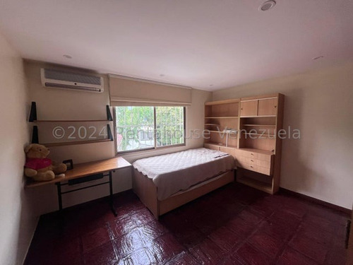 Impecable Y Bello Apartamento En Alquiler Ubicado En San Román 24-22455