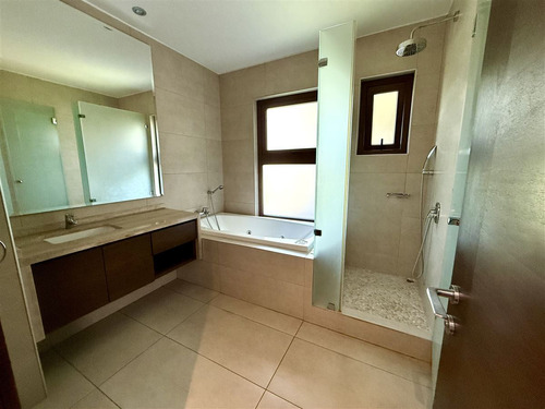 Departamento En Arriendo De 3 Dorm. En Lo Barnechea