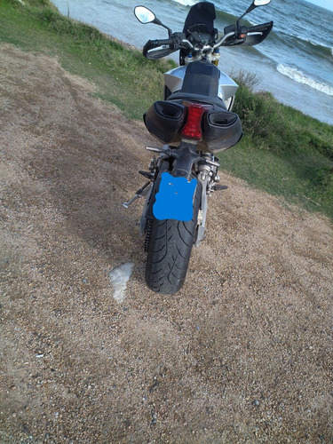 Aprilia Dorsoduro 750 2010