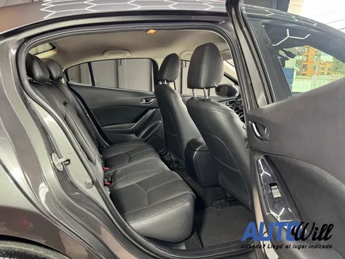 Mazda 3 Touring At 2000cc