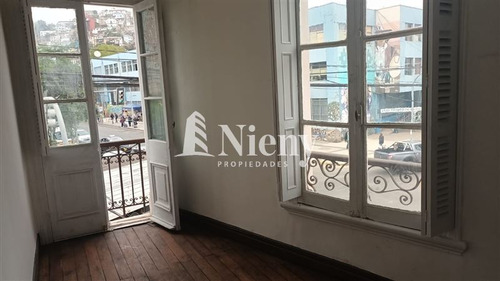 Oficina En Arriendo En Valparaíso, Av Francia