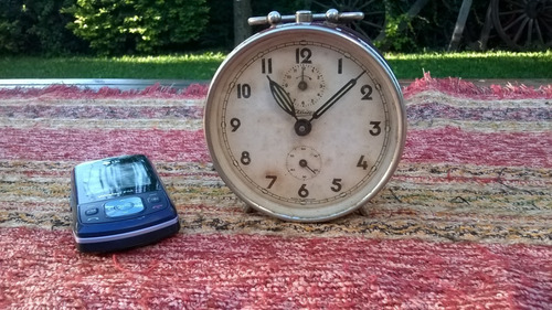 Antiguo Reloj Despertador  Made In Wzcecoslowakia No Marcha