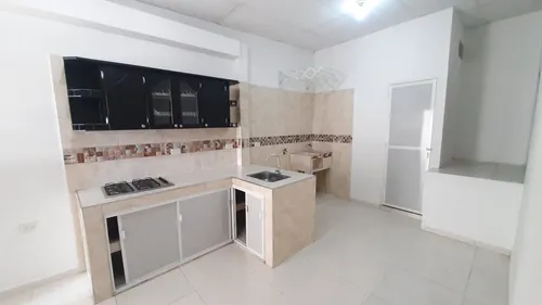En Nueva Floresta Se Alquila Apartamento