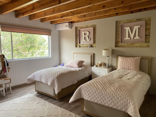 Casa En Venta En Huertas La Joya Queretaro, Con Alberca Y 4 Recamaras.