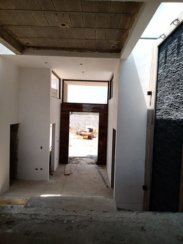 Imagen 10 de 25 de Espectacular Casa Para Estrenar De 4 Habitaciones, 7 Parqueos Y 510 Metros De Construcción