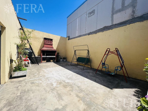 Imagen 24 de 25 de Venta En Block Dos Ph Con Cochera Y Patio En Sarandí (31066)