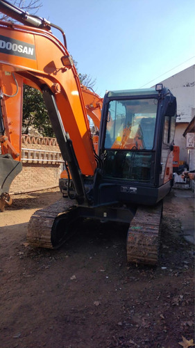 Doosan 60l. 216 Horas. 1er Dueño. Iva A Convenir