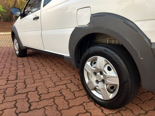 Imagem 4 de 8 de Fiat Strada 1.4 Mpi Working Ce 8v