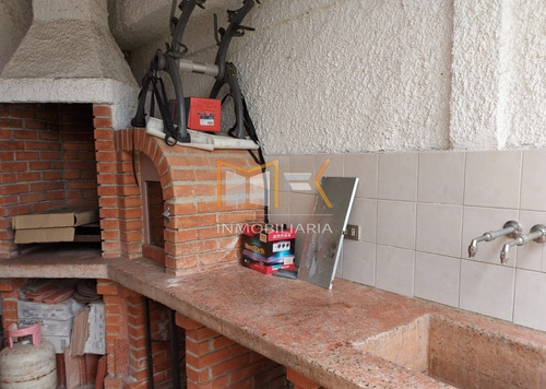 Quinta En Venta En Urbanización Valle Alto , Los Teques , Altos Mirandinos