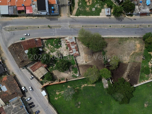Julio R Perez Vende Casa Granja Cabudare Con Mas 4600 Mts2 Jrp