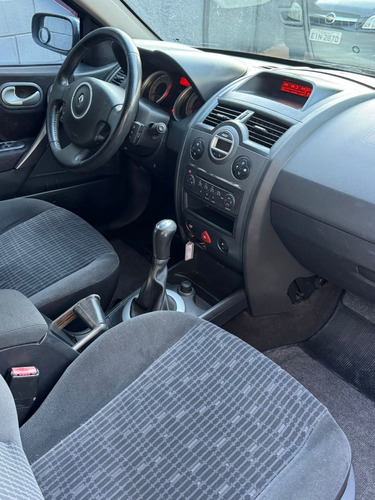 Renault Megane Grand Tour 1.6 Dynamique Hi-flex 5p