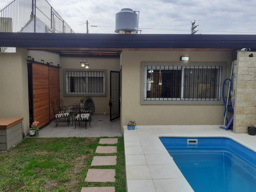 Imagen 7 de 19 de Casa 3 Ambientes Con Quincho, Pileta Y Dos Cocheras