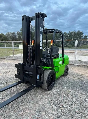Autoelevador Sampi 3500kg Torre Triple C/desp Motor Izusu