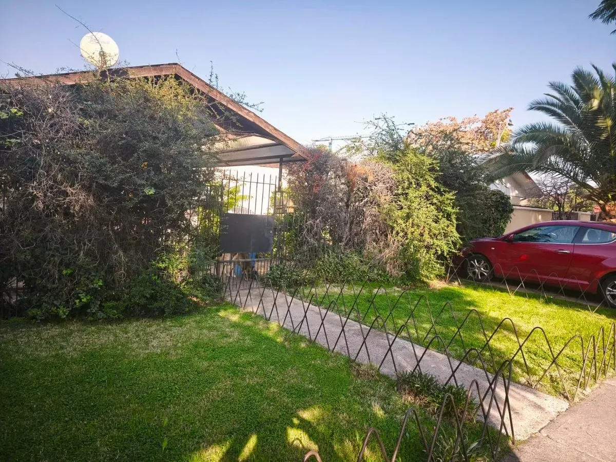 Imagen 1 de 15 de Se Vende Terreno Con Casa En Avenida Vicuña Mckenna 9967