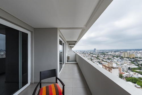 Venta Departamento Semi Piso, Gni Cardinales De Cofico, 3 Dormitorios Y 3 Baños.