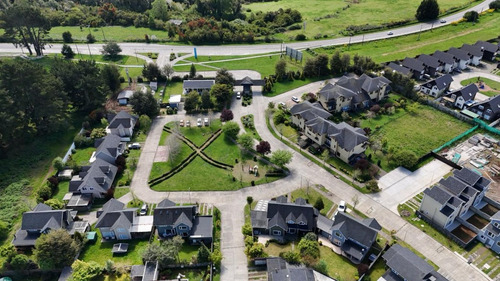 Casa De 160m2, 4d 4b, 2 Pisos, Condominio El Bayo, Valdivia