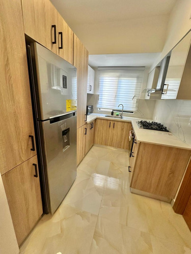 Apartamento Amueblado De 2 Habitaciones, Todos Los Servicios Incluidos, Sector Naco