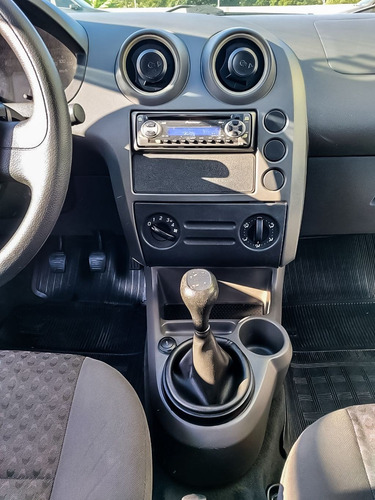 Imagem 8 de 15 de Ford Fiesta 1.0 Mpi Hatch 8v