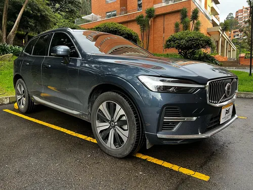 Volvo XC60 2.0 T8 Plus
