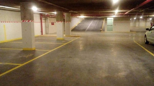 Venta De Cochera En Edificio De Categoria. ( Once ).