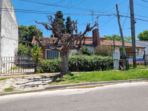 Chalet 3 Amb. Mas Dos Dptos. De 1 Y 4 Amb. Venta En Block Nuevo Valor