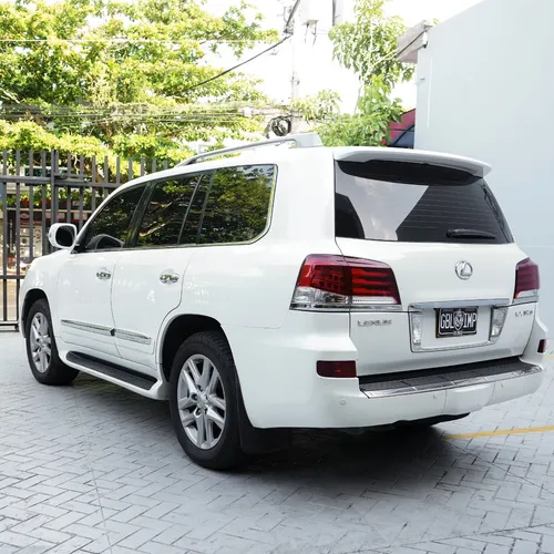 Lexus LX 5.7 570