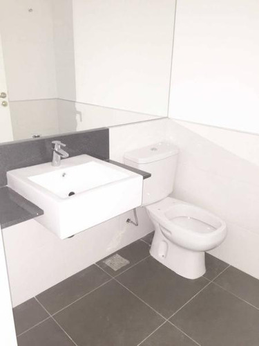 Venta Of.104m2 C/ Enorme Cochera - Piso Alto - Libertador Y Juramento