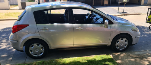 Nissan Tiida 1.8 Visia