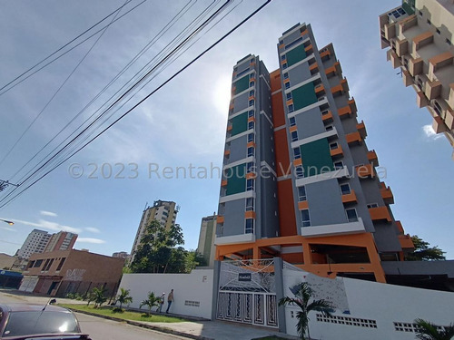 Apartamento En Venta En El Centro De Maracay 24-13678 Mvs