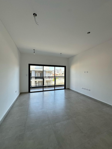 Ultimas unidades te regalamos el sellado Venta De Pozo Departamento 1 Y 3 Ambientes Wilde Centro Local Comercial Cochera Echeverria 166