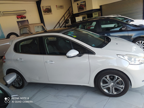 Imagen 3 de 10 de Peugeot 208 2014 1.6 Feline Pack Cuir
