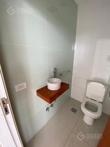 Imagen 14 de 30 de Excelente Casa Moderna En Exclusivo Barrio Rumenco.