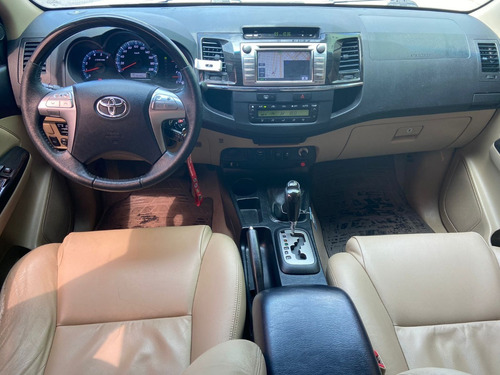 Imagem 7 de 14 de Toyota Hilux Sw4 Svr