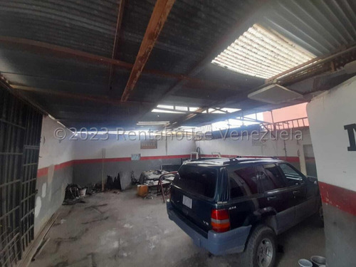 % Raiza Suarez Vende Galpon Comercial En El Este De Barquisimeto 2 4 8 4 0 6 Ideal Para Taller Mecanico Cuenta Con Un Horno De Pintura Y Baño.