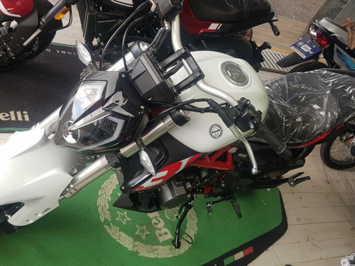 Imagen 4 de 17 de Benelli 302 S En Sbk Motos
