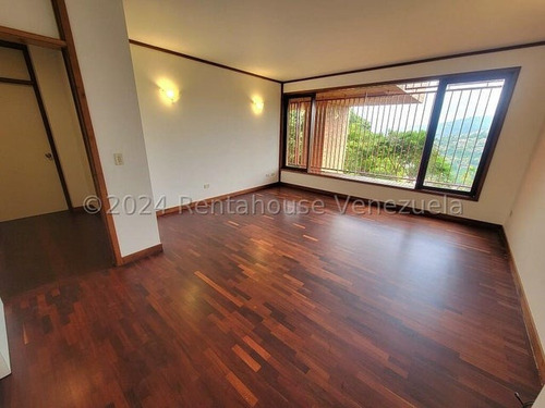 Bella Quinta De 3 Niveles En Alquiler Ubicada En Calle Cerrada En Colinas Del Tamanaco, 25-3417