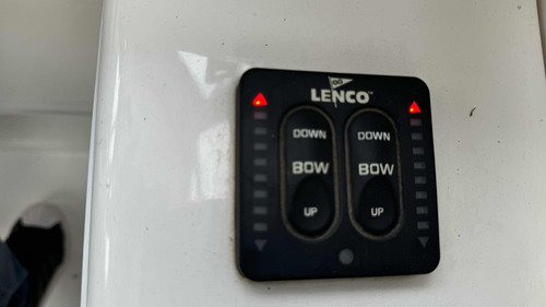 Crucero Klase A 32 Hunter 2007 Volvo 200 Hp 2 Web Marine
