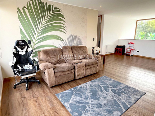 Casa En Arriendo De 4 Dorm. En Colina