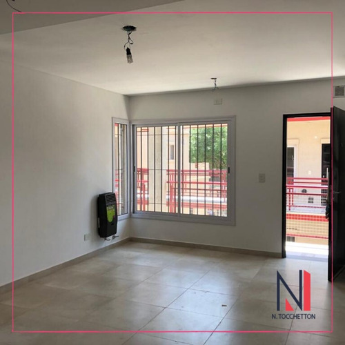 Imagen 2 de 5 de Departamento En Venta En Castelar