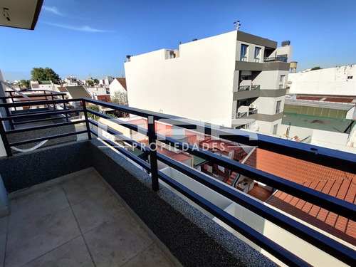Imagen 6 de 6 de A Estrenar Monoambiente Con Balcon! 33m2 - Caaguazu 7200