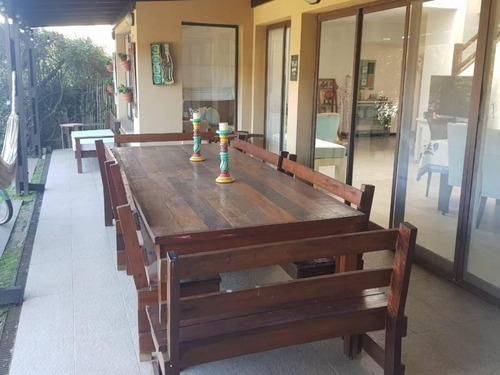 Hermosa Casa En Lote Interno Barrio Jacaranda