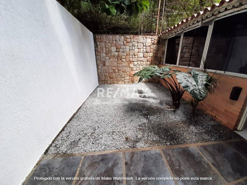 Imagen 14 de 15 de Casa En Venta El Parral Calle Cerrada Con Vigilancia De 3 Niveles. Cód.: 126231. 0414-4841043