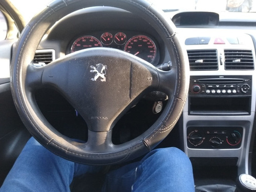 Imagen 12 de 13 de Peugeot 307 2010 1.6 Sedan Xs 110cv Mp3