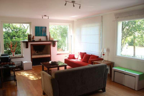 Excelente Casa A La Venta En Barrio San Jorge Village.
