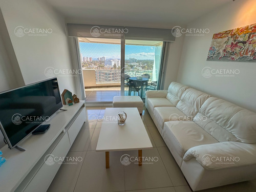 Apartamento En Venta 2 Dormitorios, Wind Tower, Punta Del Este.