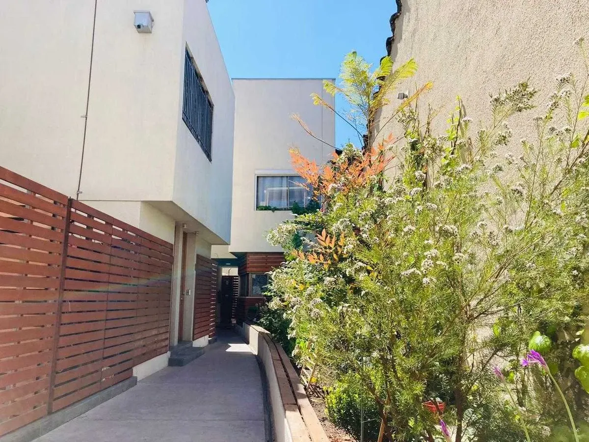 Imagen 2 de 17 de Hermoso Town House En Barrio Yungay