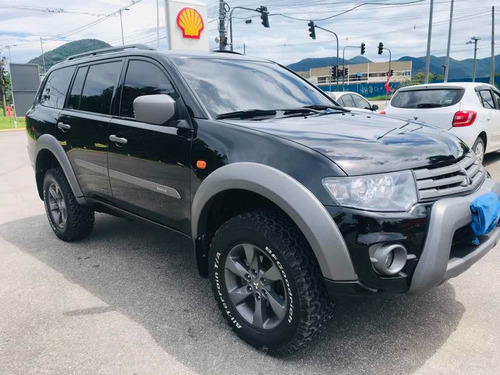Mitsubishi Pajero Outdoor