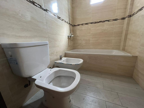 Avenida Mitre 1660, Avellaneda ¡dos Ambientes Al Contrafrente En Venta!