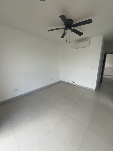 Casa(25) En Renta En Privada Arborettos En Santa Gertrudis Copó